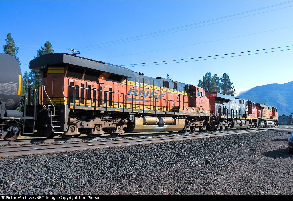 BNSF 7824